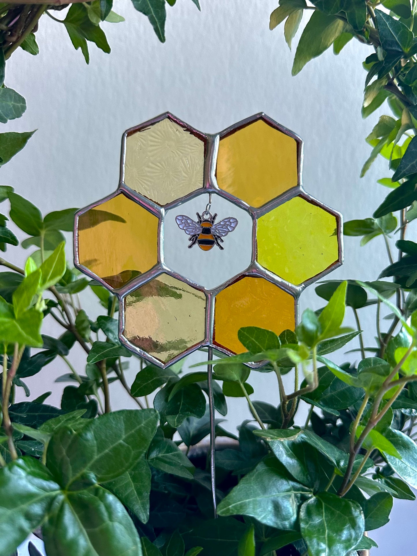 Hexagon Flower With Bee Plant Stake